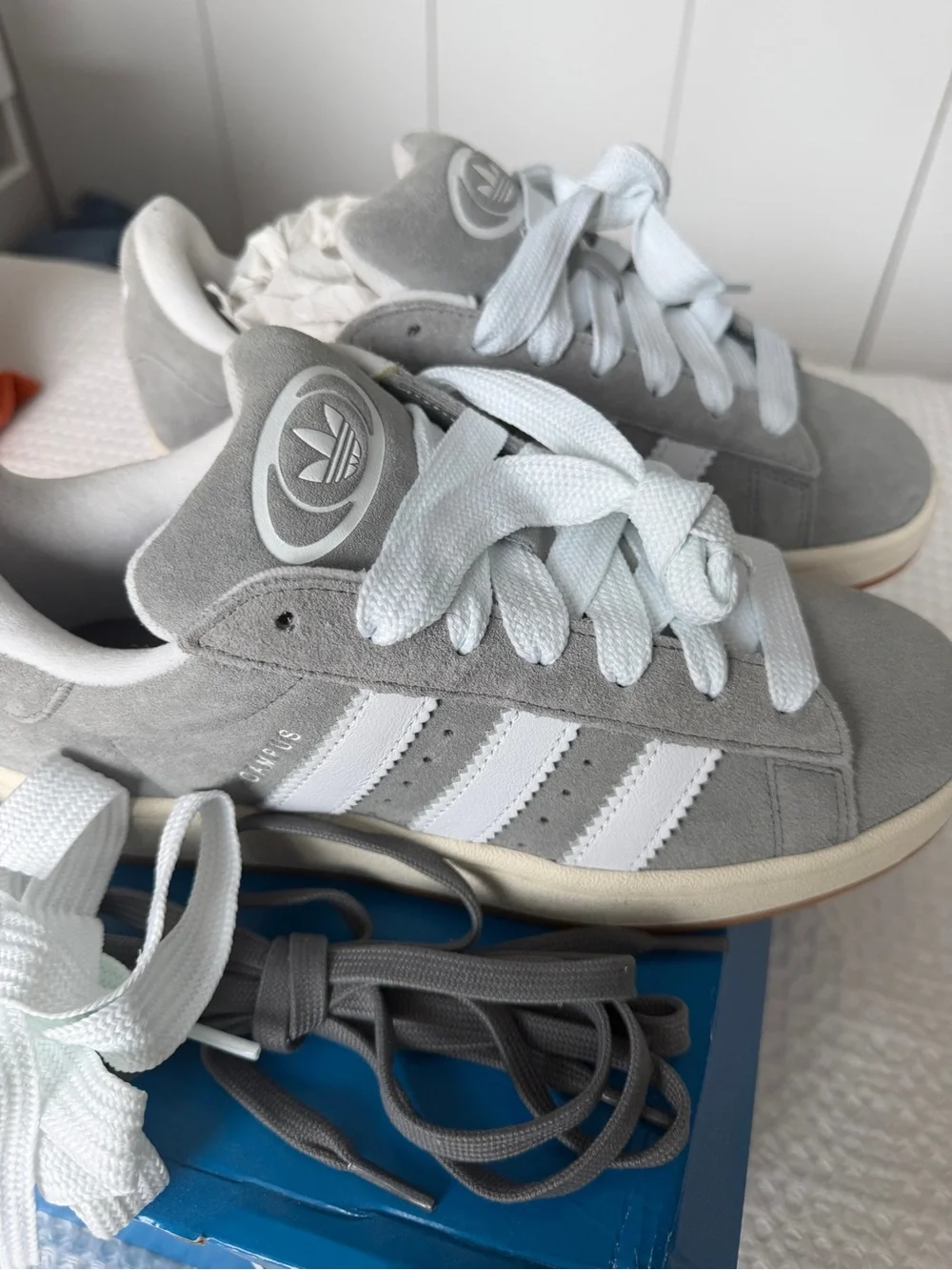 adidas shoe bright trefoil